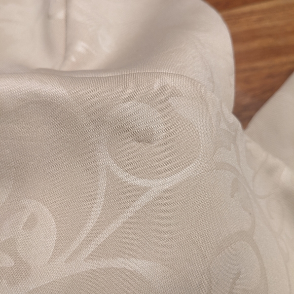 Gold and beige ornate crop top - Picture 2 of 6